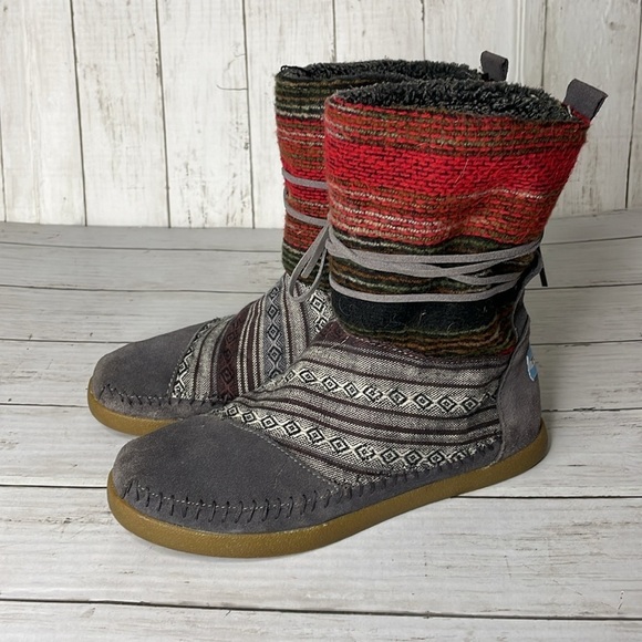 Toms Nepal Boho Fabric and Leather Fleece Lined Boho Boots - Picture 2 of 14